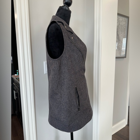 ✨NWT✨ BANANA REPUBLIC WOMEN'S
HERRINGBONE ASYMMETRICAL ZIP WOOL VEST MEDIUM - Picture 8 of 14